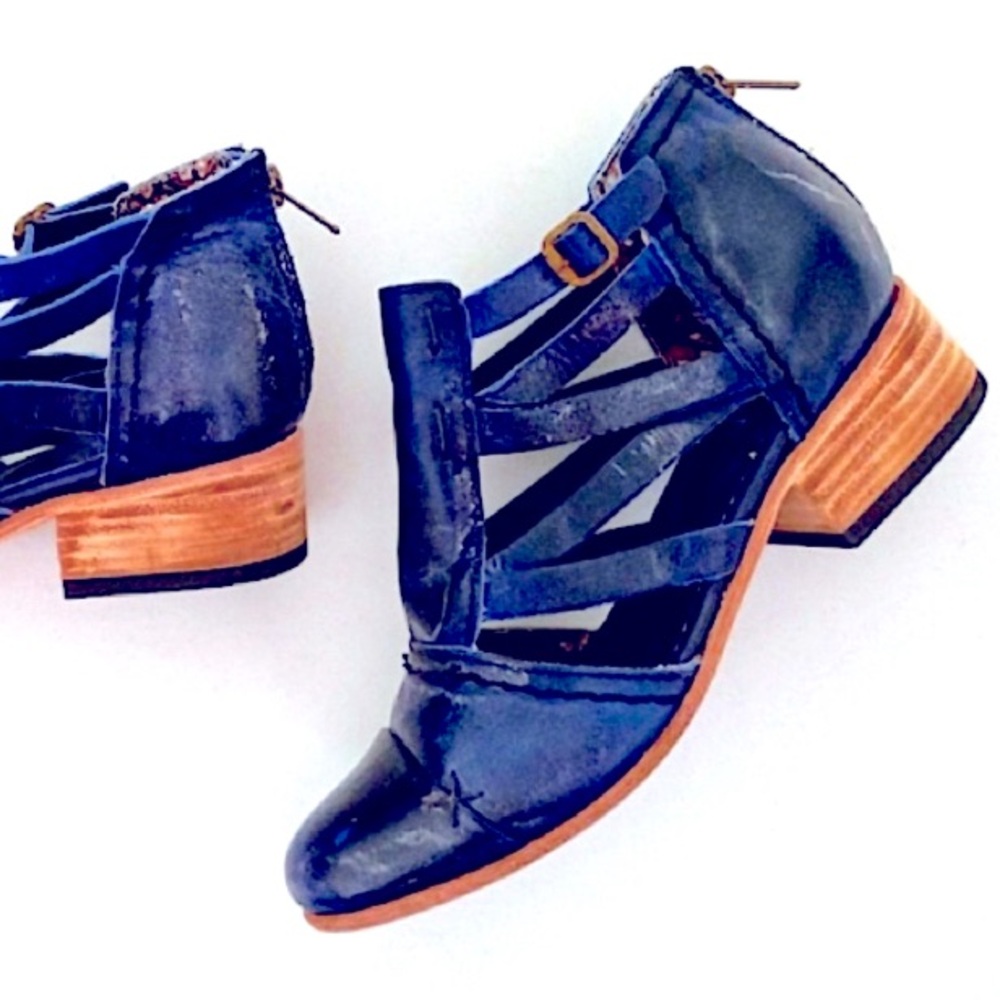 Rare Shoes FREEBIRD BY STEVEN Cobalt Blue Booties HOPE Sandals Leather Size 8